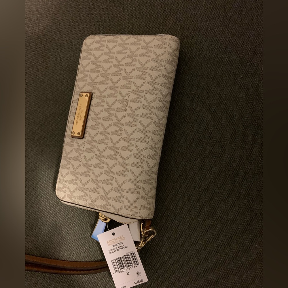 New Michael Kors Wallet